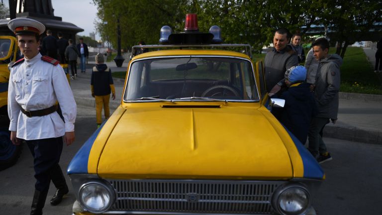 Ретро-техника МВД в парке Городское начало на набережной реки Обь в Новосибирске во время всероссийской акции Ночь музеев Ретро-техника МВД в парке Городское начало на набережной реки Обь в Новосибирске во время всероссийской акции Ночь музеев