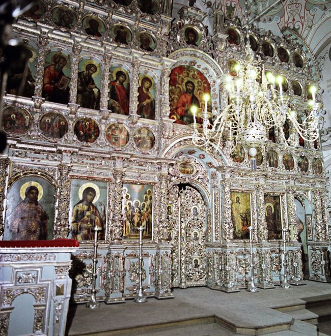 Иконостас в православной церкви. Архив Иконостас в православной церкви. Архив