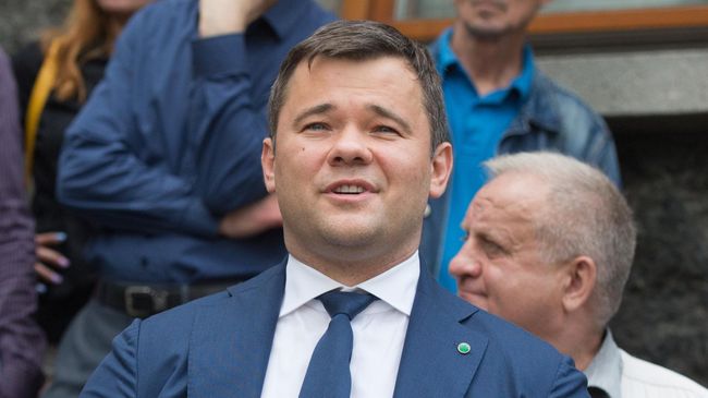 Советник президента Украины Андрей Богдан во время брифинга по результатам встречи с президентом Украины Владимиром Зеленским Советник президента Украины Андрей Богдан во время брифинга по результатам встречи с президентом Украины Владимиром Зеленским