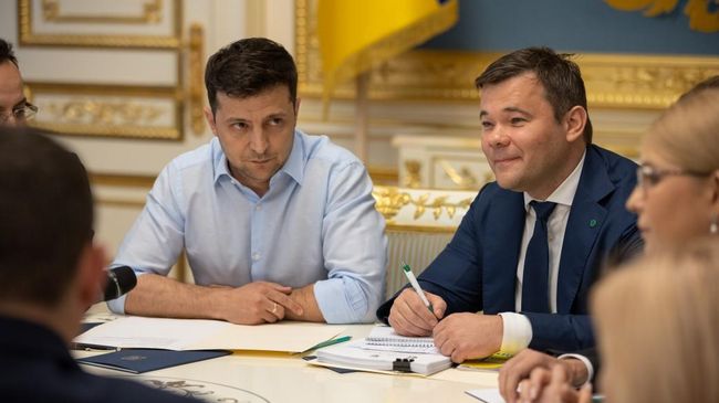 Президент Украины Владимир Зеленский на встрече с руководством Верховной рады и лидерами парламентских фракций и групп. 21 мая 2019 Президент Украины Владимир Зеленский на встрече с руководством Верховной рады и лидерами парламентских фракций и групп. 21 мая 2019
