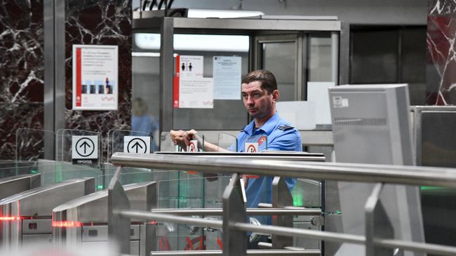 Обстановка у станций метро Полежаевская и Хорошевская после их закрытия на вход пассажиров. 21 мая 2019 Обстановка у станций метро Полежаевская и Хорошевская после их закрытия на вход пассажиров. 21 мая 2019