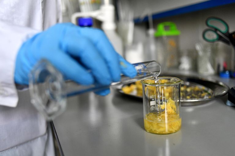 Проверка продуктов в лаборатории Роспотребнадзора