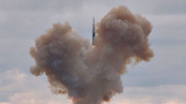 Испытание российского ракетного комплекса стратегического назначения с гиперзвуковым планирующим крылатым блоком. Архивное фото Испытание российского ракетного комплекса стратегического назначения с гиперзвуковым планирующим крылатым блоком. Архивное фото
