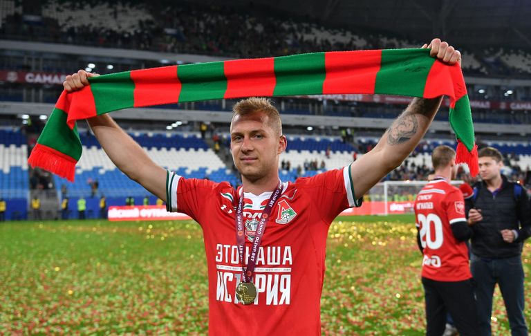 Полузащитник Локомотива Дмитрий Баринов
