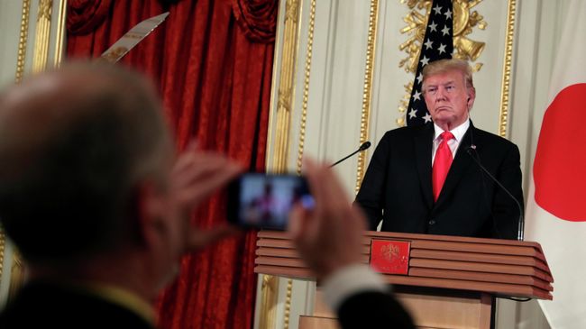 Президент США Дональд Трамп на пресс-конфернции с премьер-министром Японии Синдзо Абэ. 27 мая 2019 Президент США Дональд Трамп на пресс-конфернции с премьер-министром Японии Синдзо Абэ. 27 мая 2019