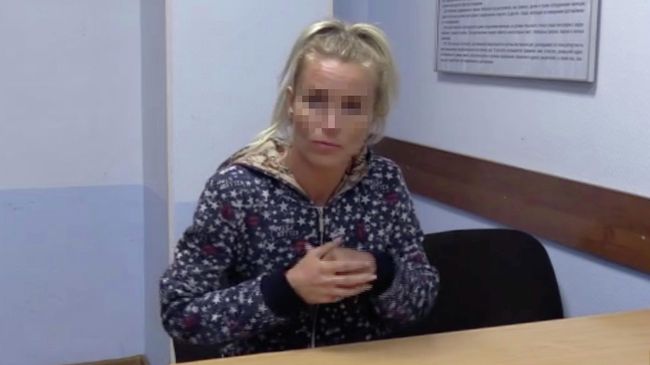 Женщина, оставившая ребенка в одном из торговых центров, расположенном на Лобненской улице в Москве Женщина, оставившая ребенка в одном из торговых центров, расположенном на Лобненской улице в Москве