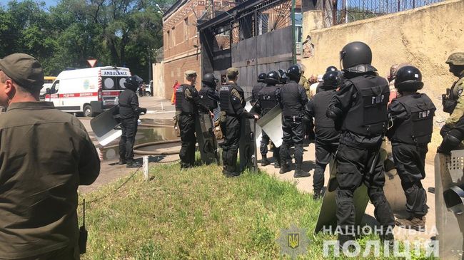 Беспорядки в Южной исправительной колонии общего режима №51 в Одессе Беспорядки в Южной исправительной колонии общего режима №51 в Одессе