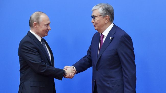 Президент РФ Владимир Путин и президент Казахстана Касым-Жомарт Токаев 