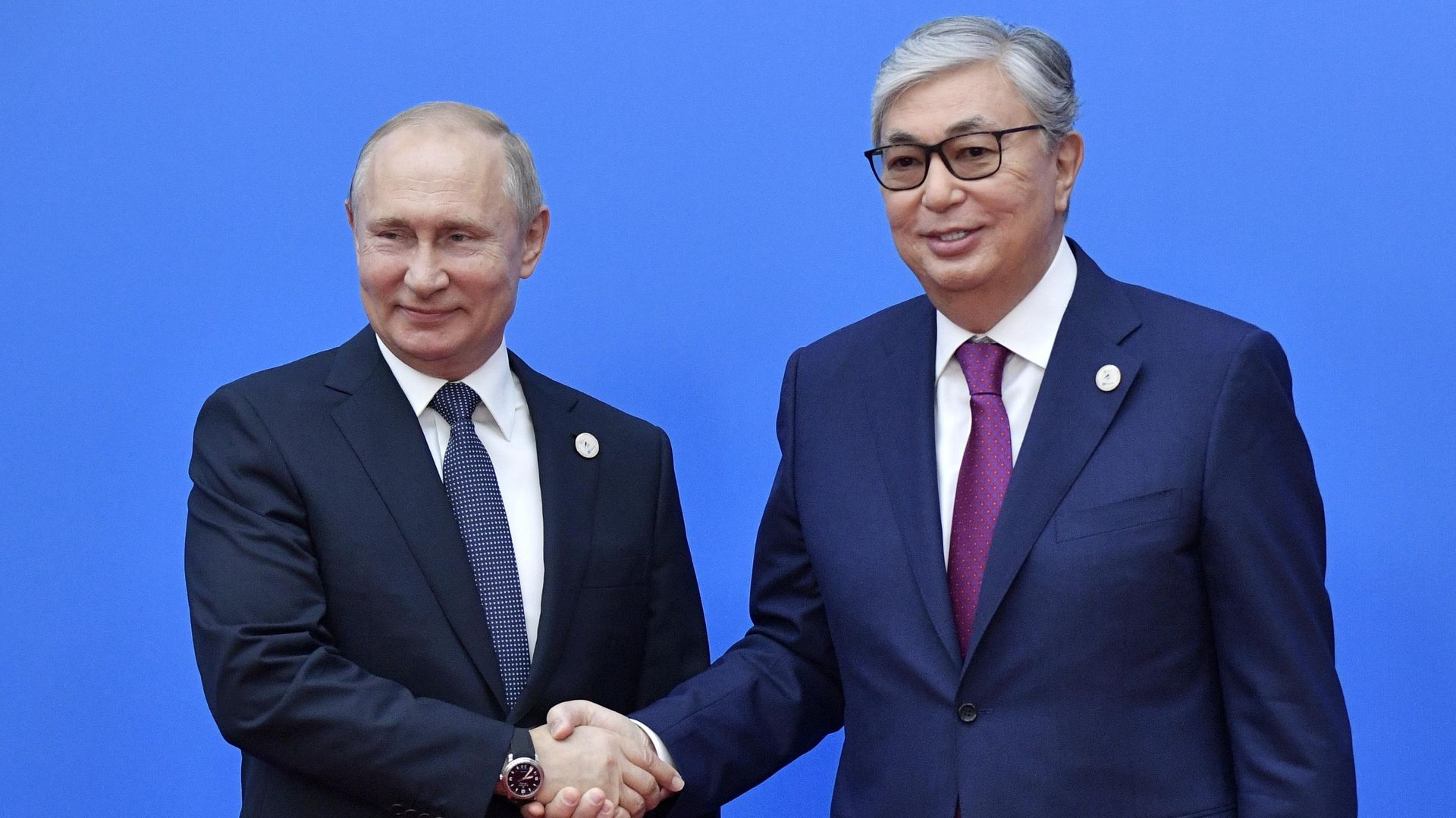 Президент РФ Владимир Путин и президент Казахстана Касым-Жомарт Токаев на церемонии приветствия глав делегаций государств - участников Высшего Евразийского экономического совета в Нур-Султане. 29 мая 2019 - РИА Новости, 1920, 11.11.2020