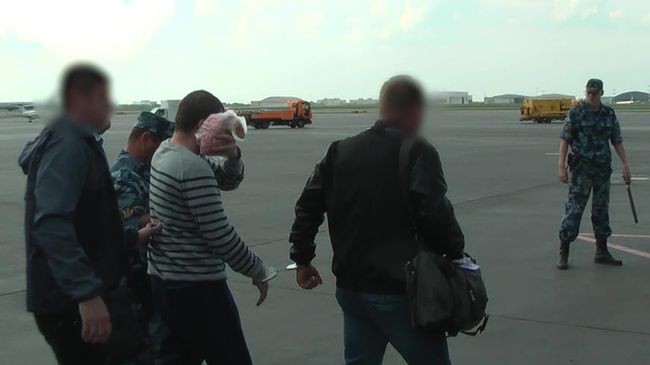 Российский гражданин Иммампаши Ахмадов, находящийся в международном розыске в связи с участием в боевых действиях в Сирии на стороне террористической организации Исламское государство*, задержан в Бельгии и экстрадирован в Россию Российский гражданин Иммампаши Ахмадов, находящийся в международном розыске в связи с участием в боевых действиях в Сирии на стороне террористической организации Исламское государство*, задержан в Бельгии и экстрадирован в Россию