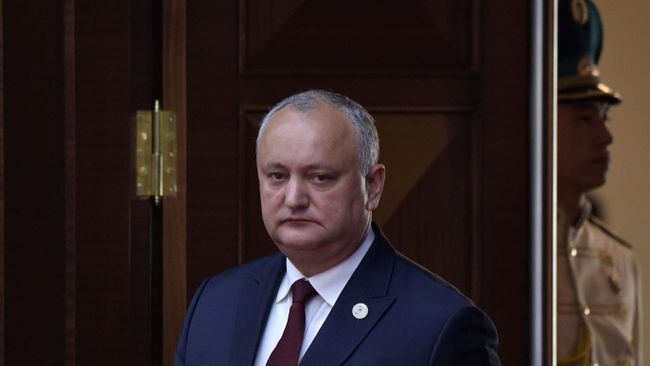  Президент Молдавии Игорь Додон перед началом заседания глав делегаций государств - участников Высшего Евразийского экономического совета и глав приглашенных государств во Дворце независимости в Нур-Султане