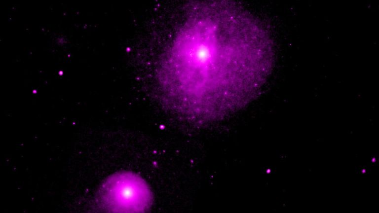 Скопление Печи и эллиптические галактики NGC 1399 и NGC 1404 Скопление Печи и эллиптические галактики NGC 1399 и NGC 1404