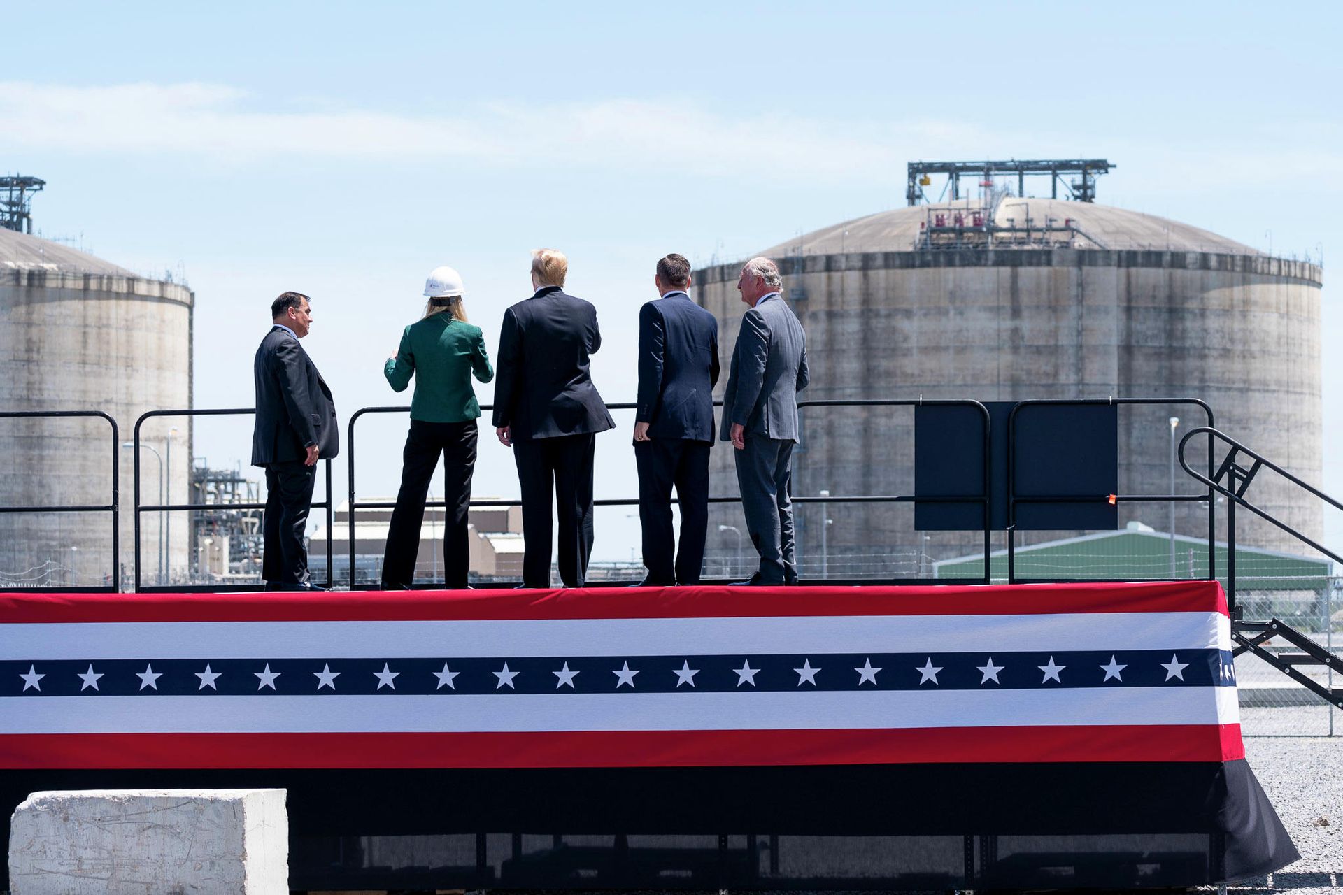 Президент США Дональд Трамп на заводе по производству сжиженного природного газа (СПГ) в Хакберри, США - РИА Новости, 1920, 20.11.2025