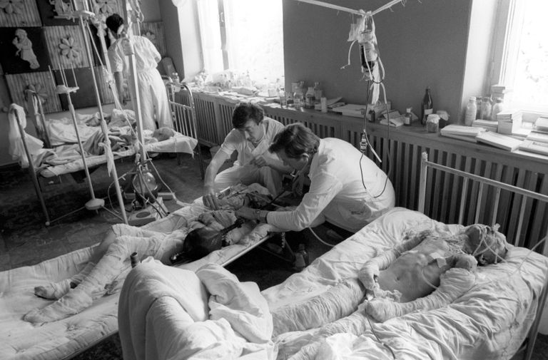 Взрыв произошел 3 июня 1989 года в 23 часа 14 минут на 1710-м км от Москвы на перегоне Уфа-Челябинск Куйбышевской железной дороги. Удар взрывной волны и пламени выбросил с колеи четырнадцать вагонов. Пострадавшие в результате трагедии