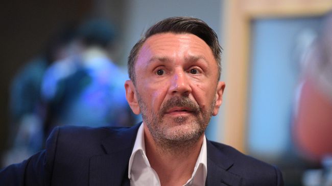 Лидер музыкальной группы Ленинград Сергей Шнуров на заседании Общественного совета при Комитете Госдумы по культуре. 31 мая 2019 Лидер музыкальной группы Ленинград Сергей Шнуров на заседании Общественного совета при Комитете Госдумы по культуре. 31 мая 2019