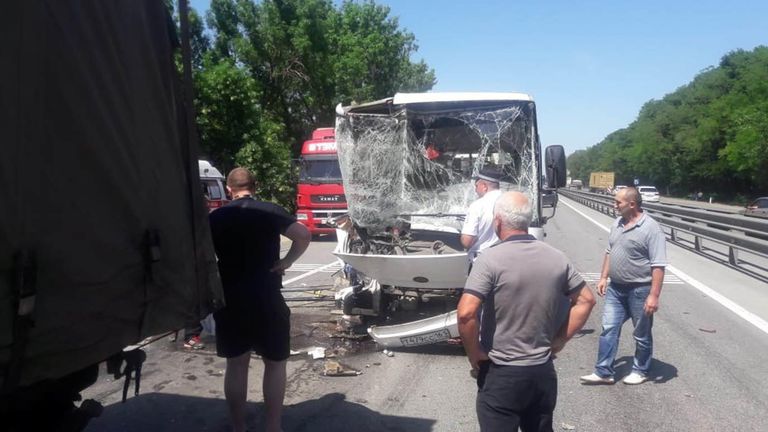  ДТП с автобусом на трассе М-4 Дон в Ростовской области. 2 июня 2019