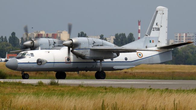 Военно-транспортный самолет Ан-32 ВВС Индии Военно-транспортный самолет Ан-32 ВВС Индии