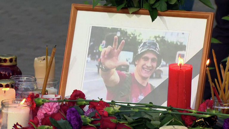 Цветы на месте убийства Никиты Белянкина Цветы на месте убийства Никиты Белянкина