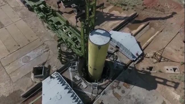 Новая ракета системы ПРО во время испытаний на полигоне Сары-Шаган в Казахстане Новая ракета системы ПРО во время испытаний на полигоне Сары-Шаган в Казахстане