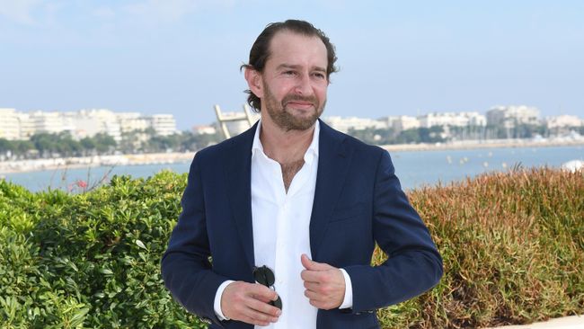 Актёр Константин Хабенский на фотосессии сериала Троцкий в рамках Международного рынка аудиовизуального контента MIPCOM в Канне Актёр Константин Хабенский на фотосессии сериала Троцкий в рамках Международного рынка аудиовизуального контента MIPCOM в Канне
