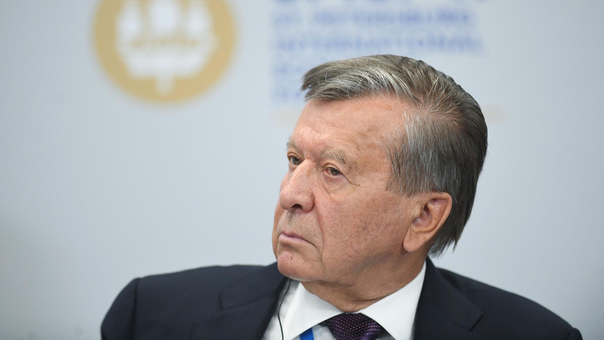 Председатель совета директоров ПАО Газпром Виктор Зубков на сессии Газомоторное топливо. Экономика и климат в рамках ПМЭФ-2019 - РИА Новости, 1920