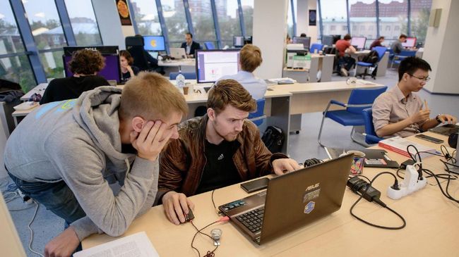 Программисты из МФТИ, создающие разговорные системы искусственного интеллекта Программисты из МФТИ, создающие разговорные системы искусственного интеллекта