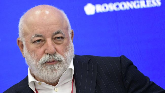 Председатель совета директоров Фонда Сколково, председатель совета директоров ГК Ренова Виктор Вексельберг Председатель совета директоров Фонда Сколково, председатель совета директоров ГК Ренова Виктор Вексельберг