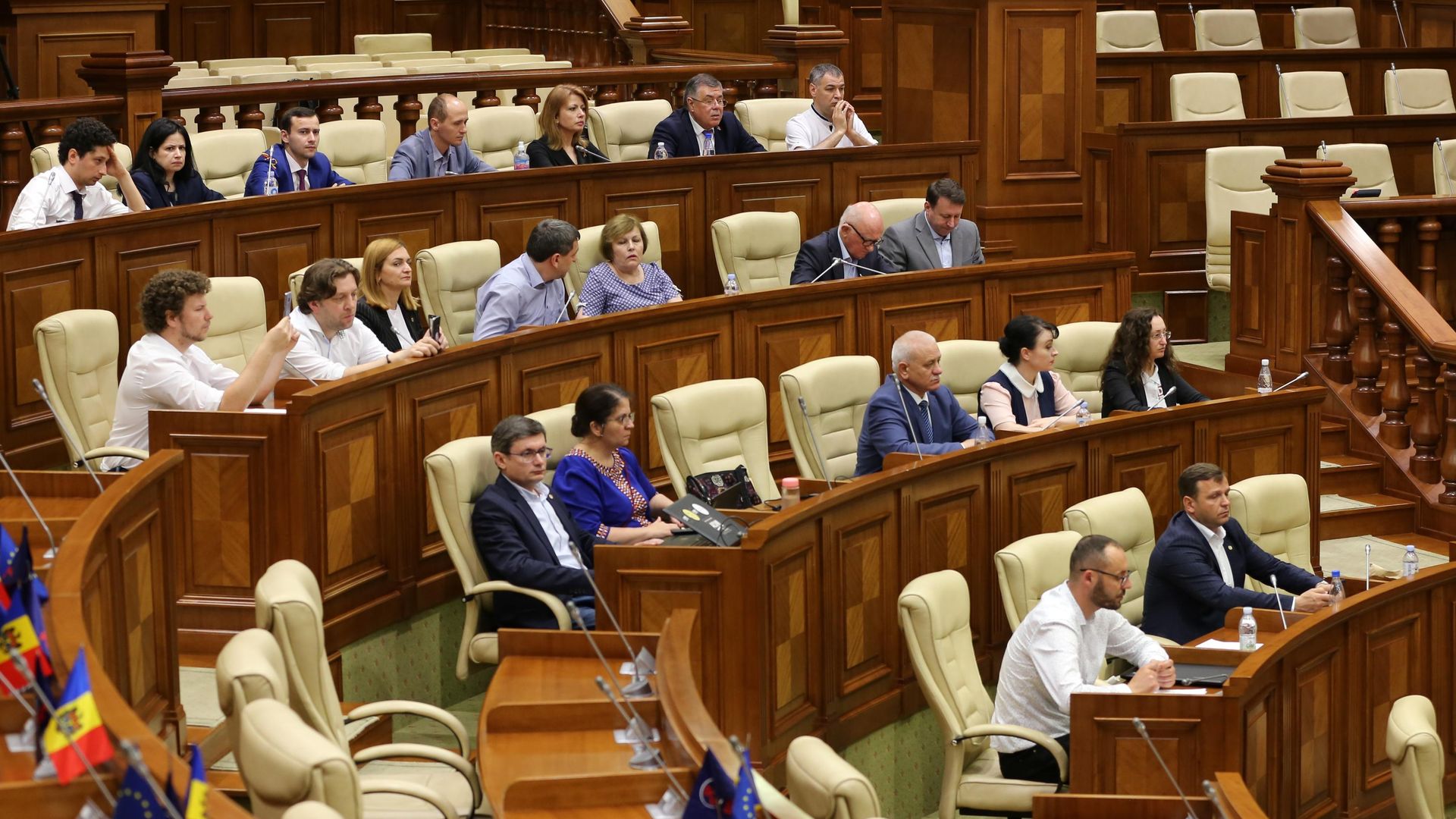Депутаты на заседании парламента Молдавии в Кишиневе Депутаты на заседании парламента Молдавии в Кишиневе - РИА Новости, 1920, 03.12.2020