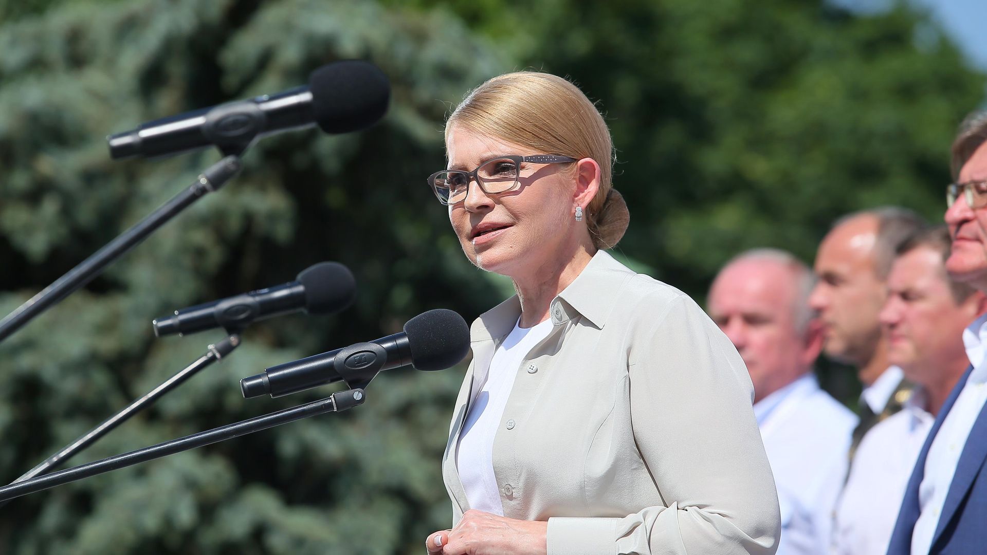 Лидер партии Батькивщина Юлия Тимошенко выступает на съезде партии в Киеве Лидер партии Батькивщина Юлия Тимошенко выступает на съезде партии в Киеве - РИА Новости, 1920, 07.09.2020