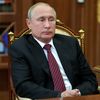 Президент РФ Владимир Путин с министром промышленности и торговли РФ Денисом Мантуровым во время встречи. 11 июня 2019 Президент РФ Владимир Путин с министром промышленности и торговли РФ Денисом Мантуровым во время встречи. 11 июня 2019