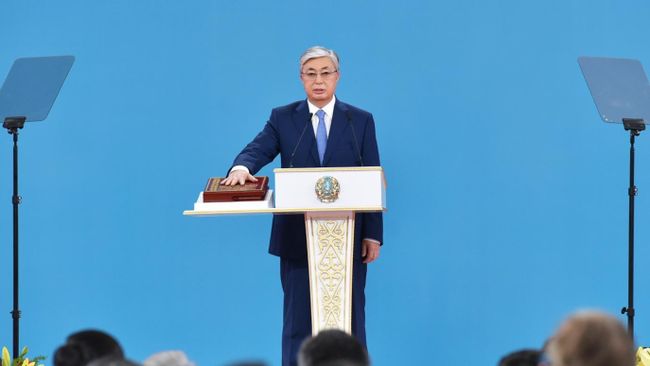Избранный президент Казахстана Касым-Жомарт Токаев на церемонии принесения присяги народу Казахстана во время вступления в должность президента. 12 июня 2019