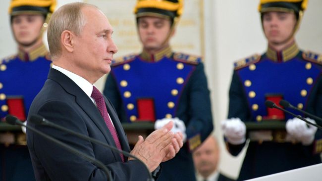 Владимир Путин на церемонии вручения Государственных премий за 2018 год в День России. 12 июня 2019