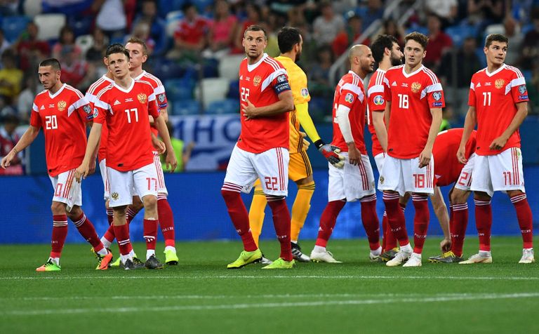 Футболисты сборной России