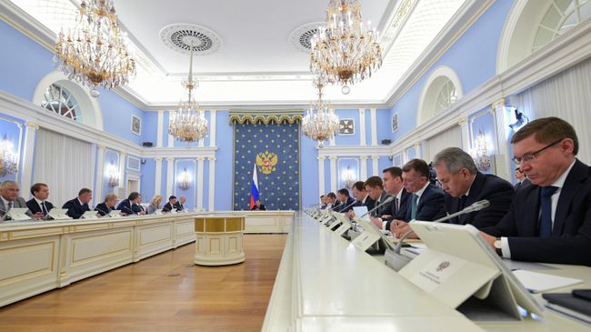 Дмитрий Медведев проводит заседание правительства РФ. 13 июня 2019