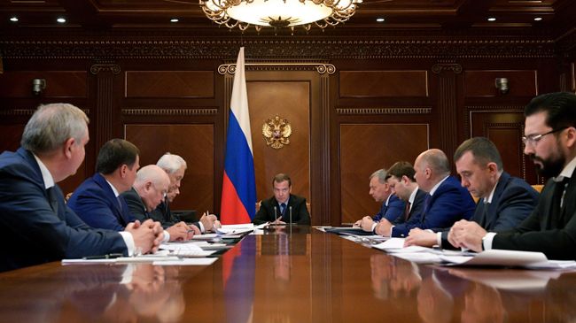 Дмитрий Медведев проводит совещание по вопросу О финансово-экономическом состоянии государственной корпорации Роскосмос и ее подведомственных организаций Дмитрий Медведев проводит совещание по вопросу О финансово-экономическом состоянии государственной корпорации Роскосмос и ее подведомственных организаций