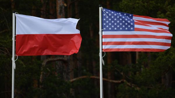 Флаги США и Польши Флаги США и Польши - РИА Новости, 1920, 13.07.2026