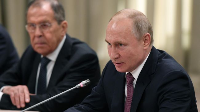 Владимир Путин во время встречи в Бишкеке с премьер-министром Индии Нарендрой Моди. 13 июня 2019