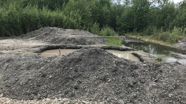Котлован в селе Оглонги района имени Полины Осипенко Хабаровского края, где погиб мальчик Котлован в селе Оглонги района имени Полины Осипенко Хабаровского края, где погиб мальчик