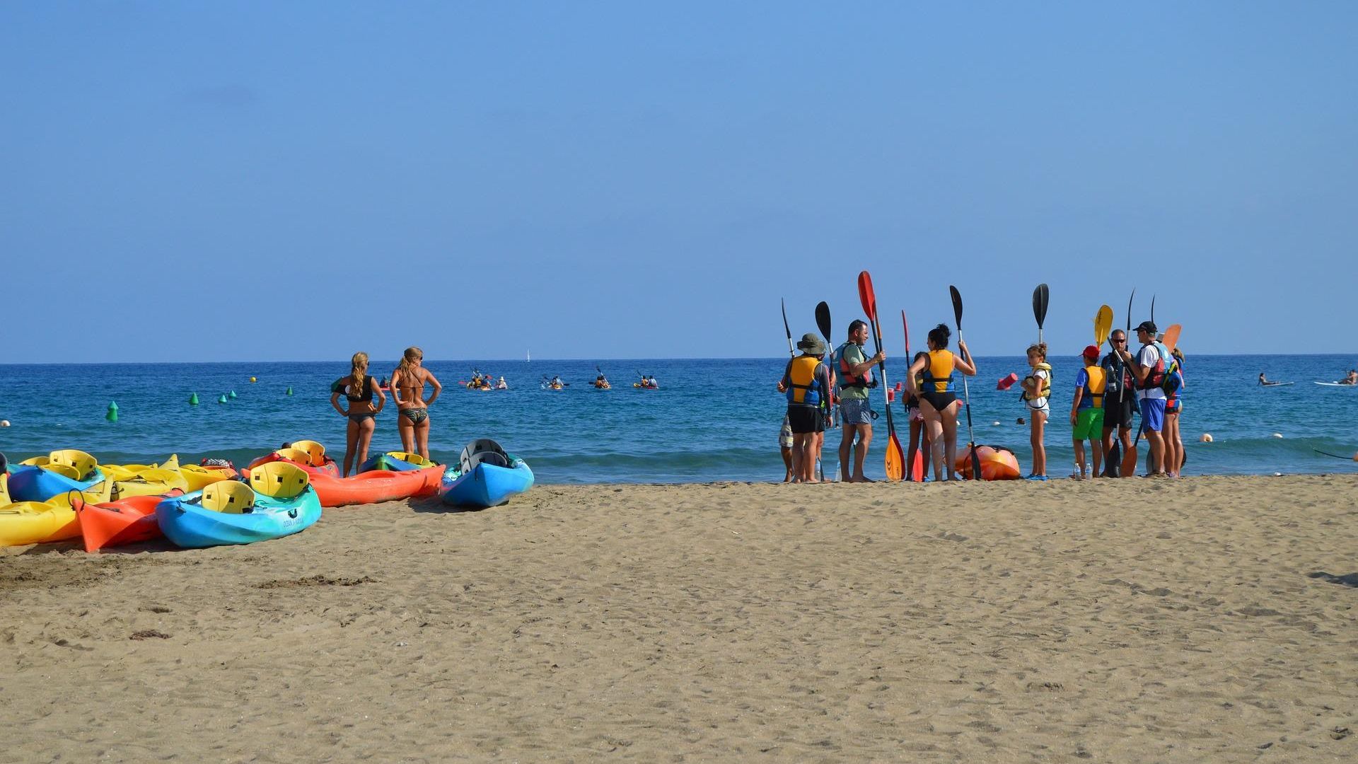 Туристы на пляже Испании Туристы на пляже Испании - РИА Новости, 1920, 03.11.2020