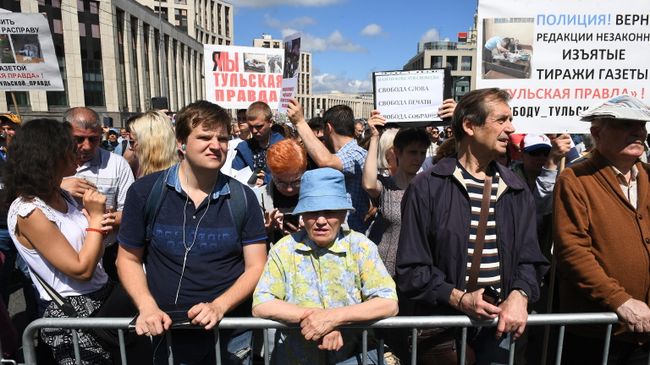 Участники митинга За закон и справедливость на проспекте Сахарова в Москве. Участники митинга За закон и справедливость на проспекте Сахарова в Москве.