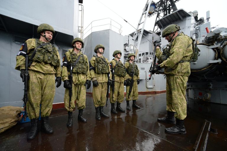 Российские военнослужащие во время совместных российско-японских учений по поиску и спасению на море Сарекс-2019 Российские военнослужащие во время совместных российско-японских учений по поиску и спасению на море Сарекс-2019