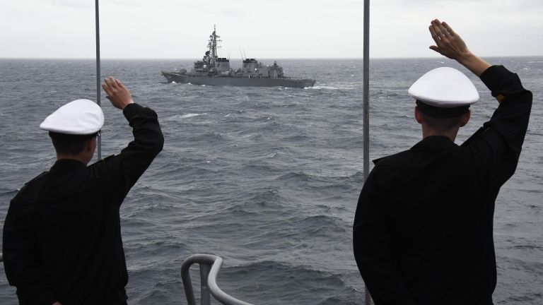 Моряки большого противолодочного корабля (БПК) Адмирал Пантелеев во время совместных учений по поиску и спасению на море Сарекс-2019 Моряки большого противолодочного корабля (БПК) Адмирал Пантелеев во время совместных учений по поиску и спасению на море Сарекс-2019