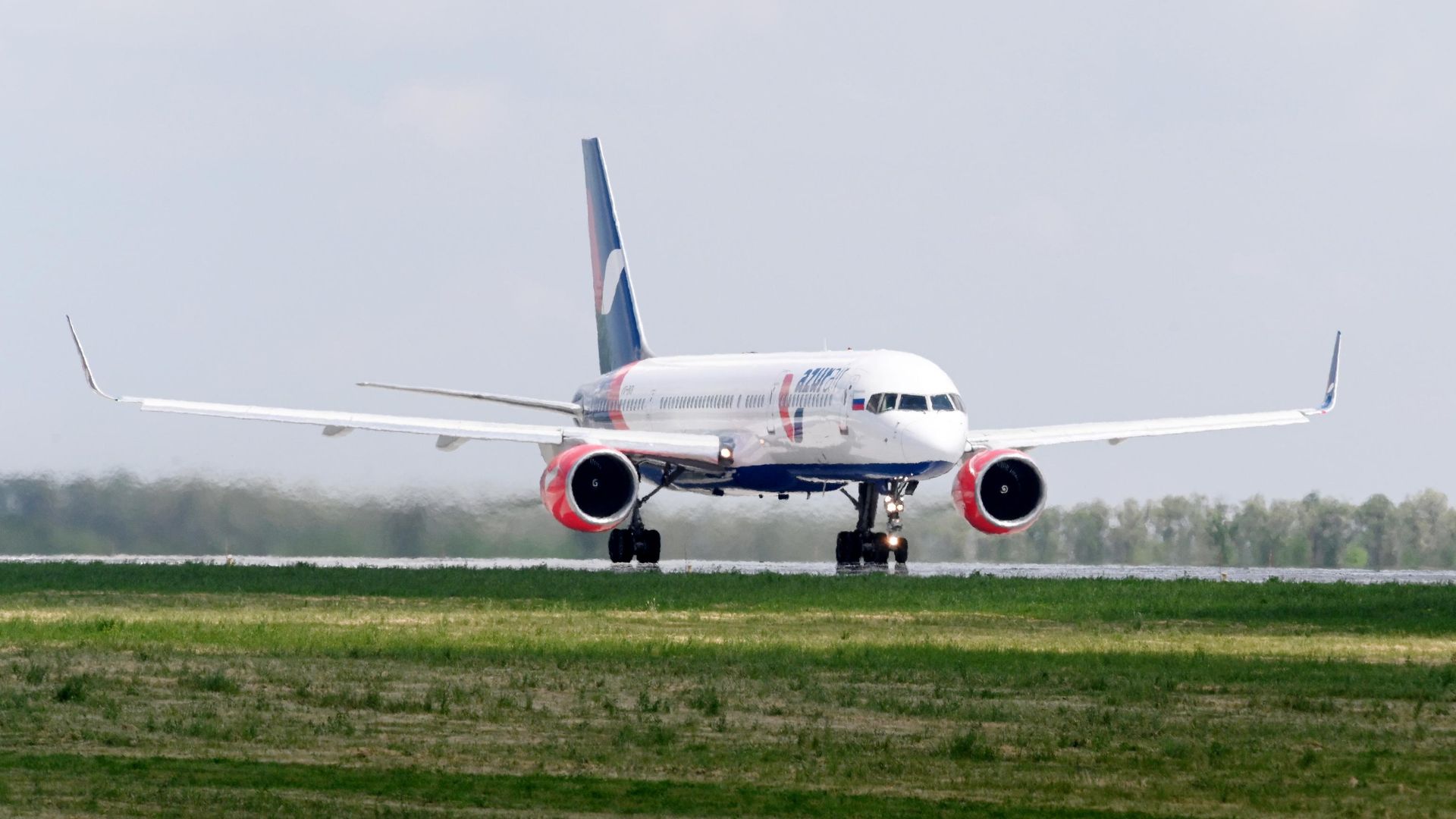 Самолет Boeing 757-200 авиакомпании Azur Air Самолет Boeing 757-200 авиакомпании Azur Air - РИА Новости, 1920, 14.10.2022