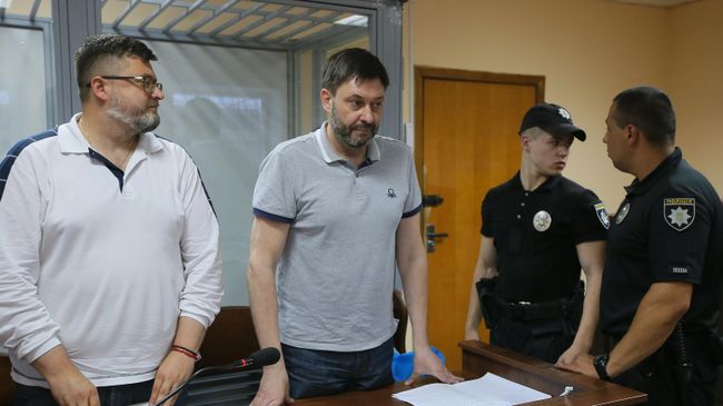 Руководитель портала РИА Новости Украина Кирилл Вышинский на заседании Подольского районного суда Киева. 18 июня 2019 Руководитель портала РИА Новости Украина Кирилл Вышинский на заседании Подольского районного суда Киева. 18 июня 2019