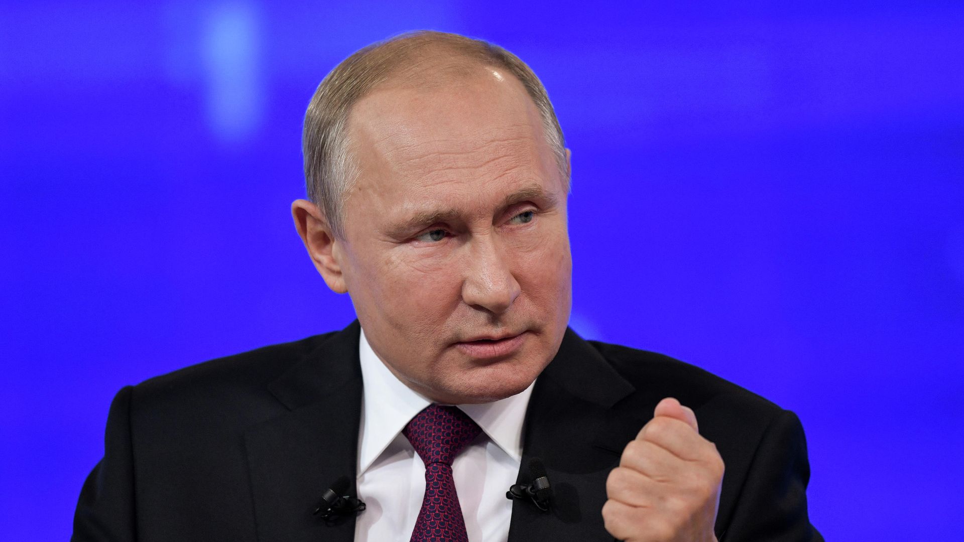 Президент РФ Владимир Путин отвечает на вопросы россиян во время ежегодной специальной программы Прямая линия с Владимиром Путиным - РИА Новости, 1920, 10.12.2025