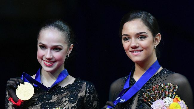 Алина Загитова и Евгения Медведева
