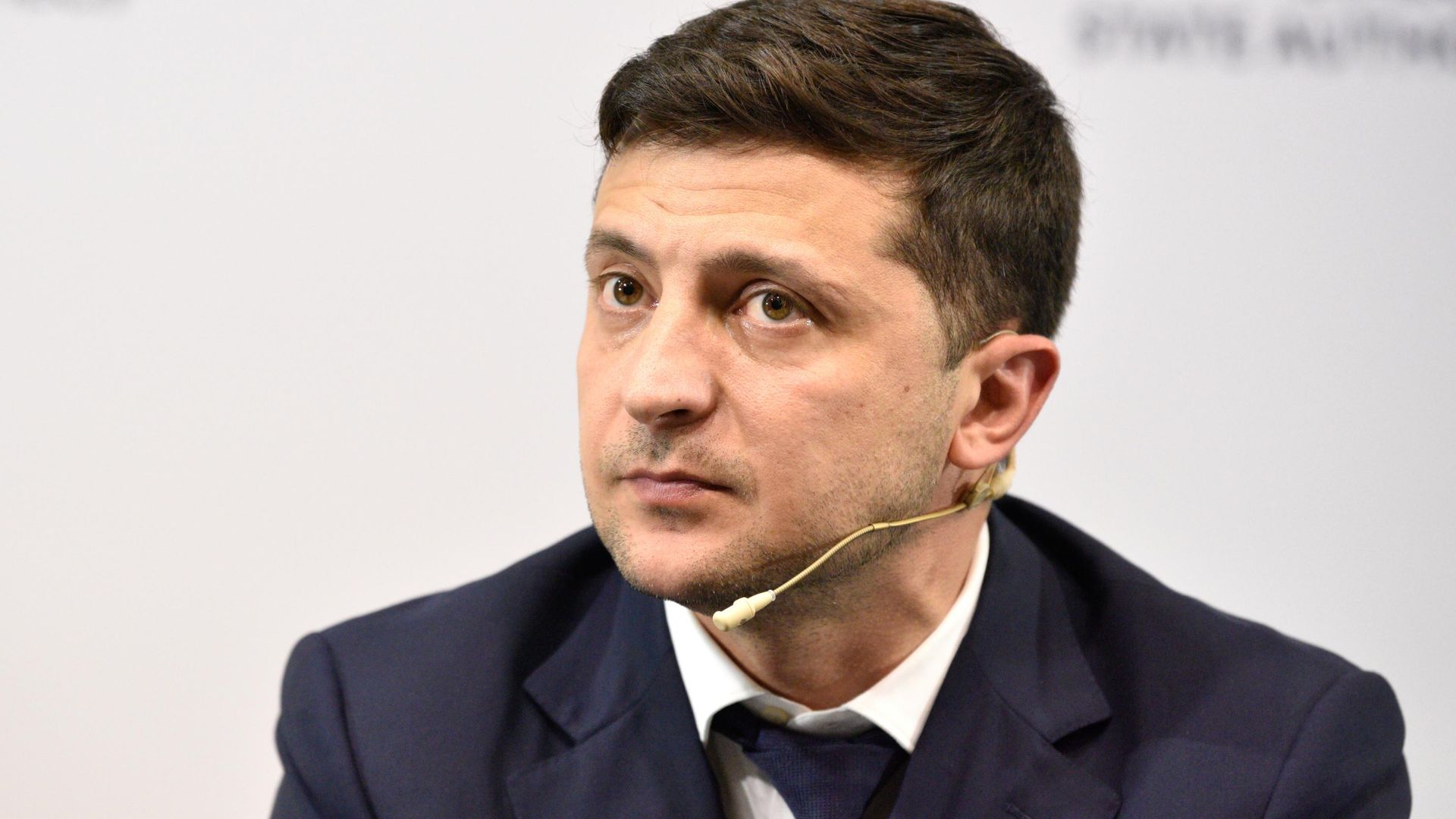 Президент Украины Владимир Зеленский во время встречи с представителями бизнеса на форуме Диалог власти и бизнеса в Киеве. 20 июня 2019 Президент Украины Владимир Зеленский во время встречи с представителями бизнеса на форуме Диалог власти и бизнеса в Киеве. 20 июня 2019 - РИА Новости, 1920, 25.02.2021