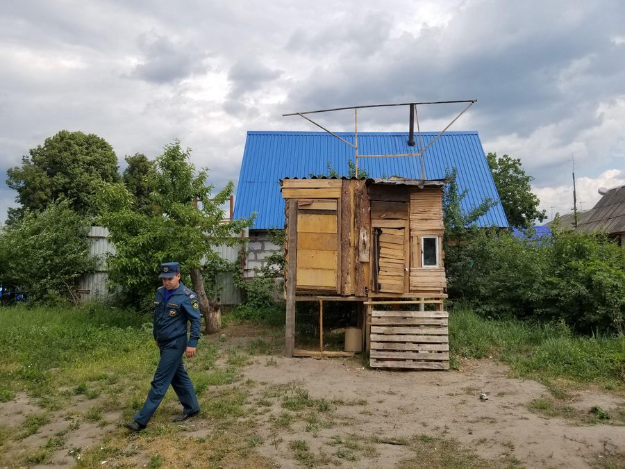 Все цыганские дома обходят, чтобв понять, есть ли там скот Все цыганские дома обходят, чтобв понять, есть ли там скот