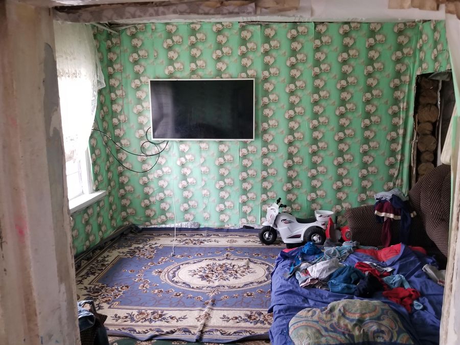 Убегая, цыгане оставили в домах даже телевизоры Убегая, цыгане оставили в домах даже телевизоры