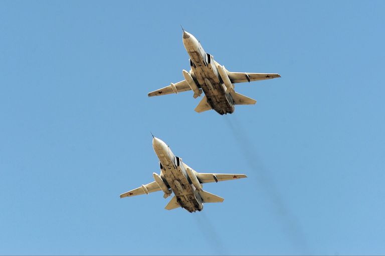 Фронтовые бомбардировщики СУ-24 М совершают полет на сводной тренировке динамического показа боевых возможностей вооружения и военной техники с авиацией в рамках предстоящего Международного военно-технического форума Армия-2019 в парке Патриот Фронтовые бомбардировщики СУ-24 М совершают полет на сводной тренировке динамического показа боевых возможностей вооружения и военной техники с авиацией в рамках предстоящего Международного военно-технического форума Армия-2019 в парке Патриот